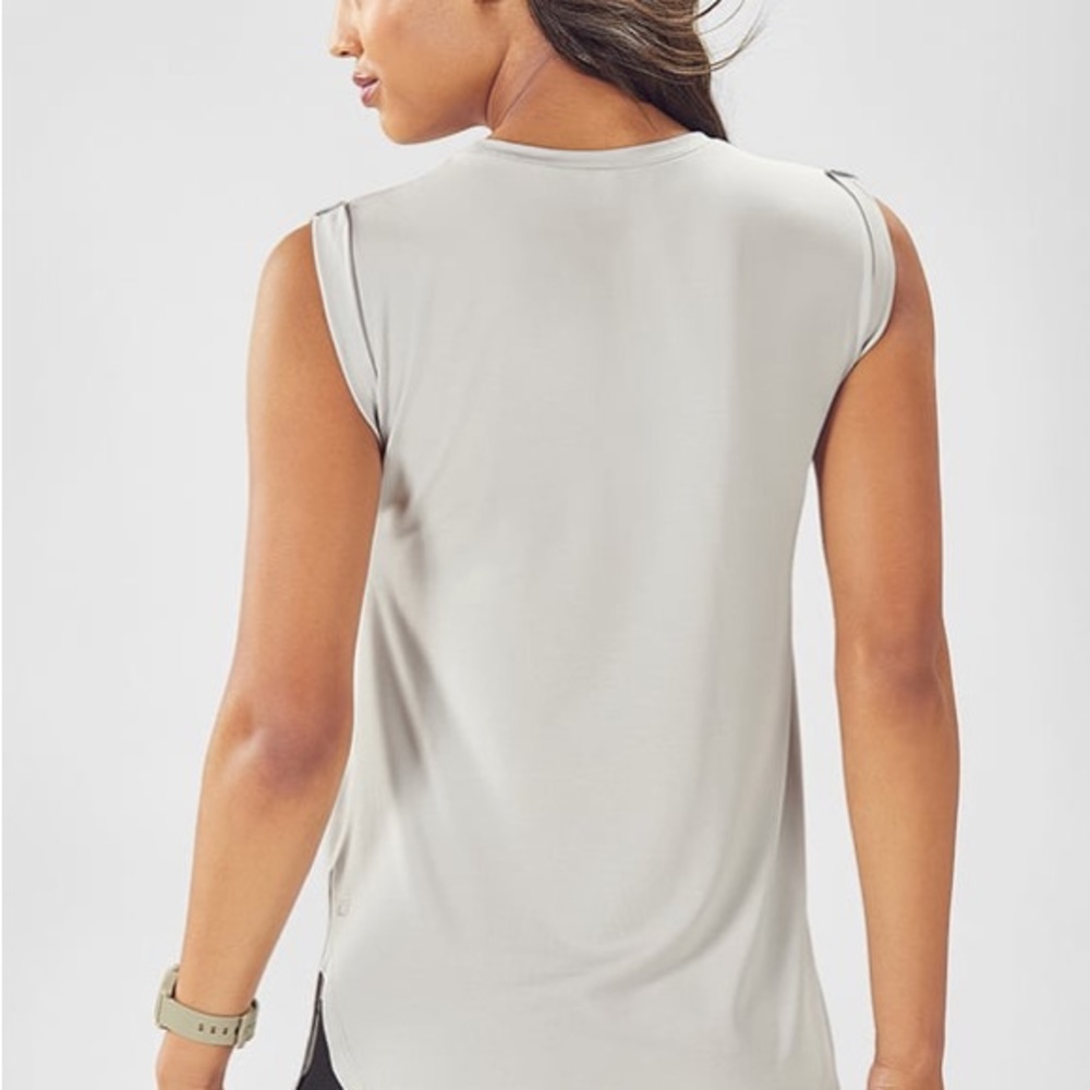 Fabletics Cream Muscle Tee Boxy Style - Picture 2 of 5